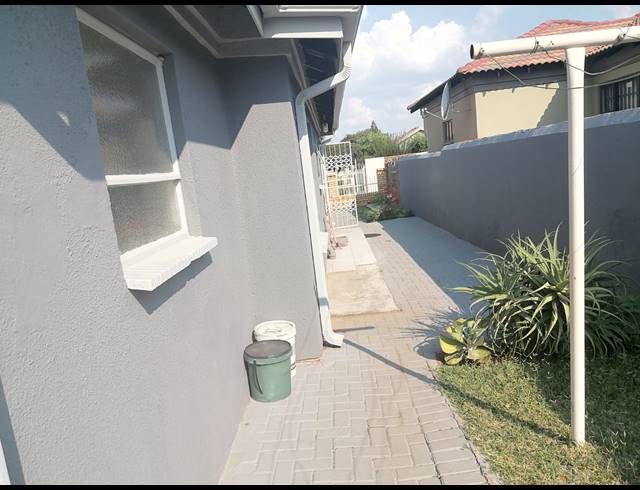 4 BEDROOM HOUSE FOR SALE IN TLHABANE WEST